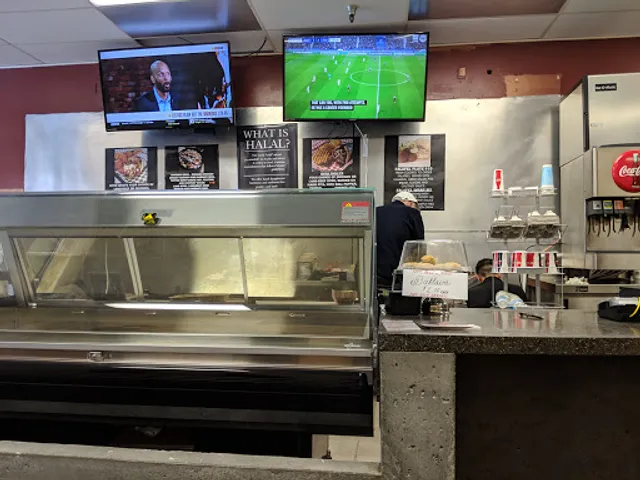 Q's Halal "Mediterranean Comfort"