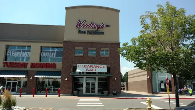 Woodley's Fine Furniture - Northglenn