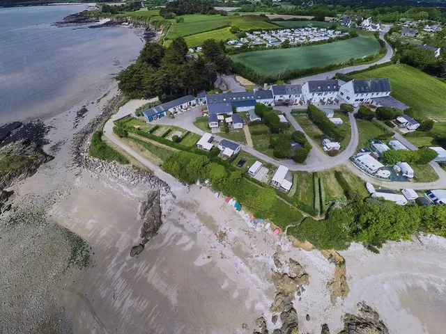 Camping Cromenach Ambon Damgan Beach