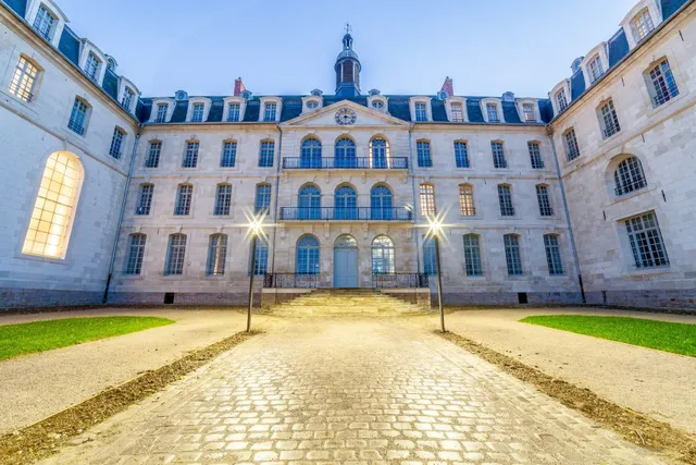 La Parenthèse Envoûtée