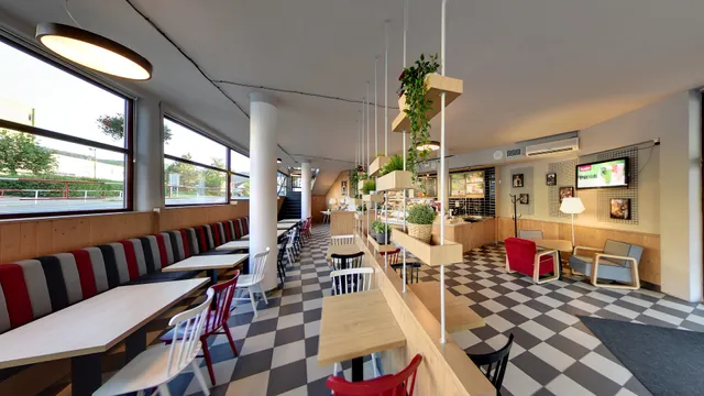 CrossCafe Plzeňská brána