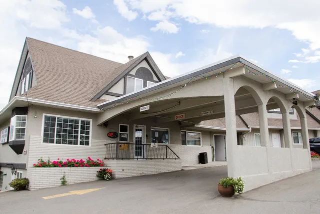 Best Budget Inn and Suites