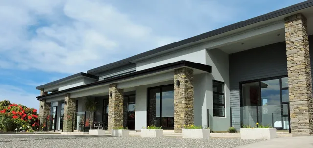 The RESERVATION - Accommodation, LIMO Service & Venue