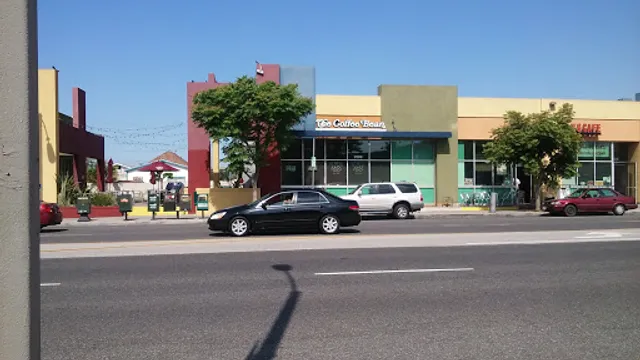 The Coffee Bean & Tea Leaf