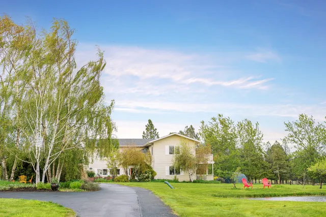 Trumpeter Inn Bed & Breakfast