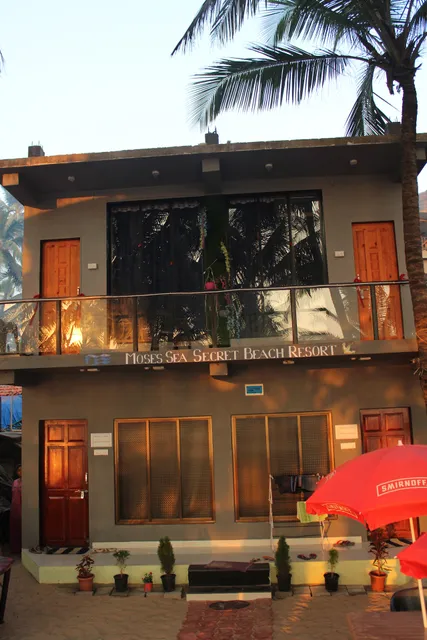 Moses Sea-Secret Beach Resort