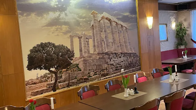 Ousia Alt Schonnebecker Hof