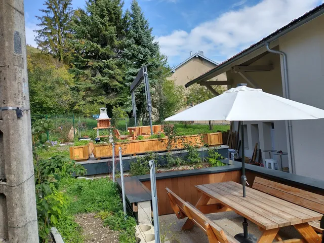 Gites La Châtelaine : Location gites 4 et 6 pers pouvant allez jusqu'à 16pers, dans le Jura et pas loin de toutes activités