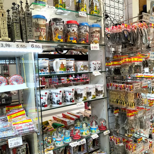 Autoservicio AV. MENENDEZ Y PELAYO 25, SEVILLA