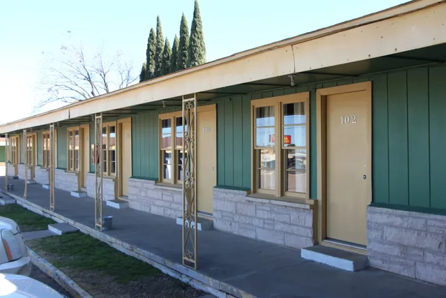 Town & Country Motel