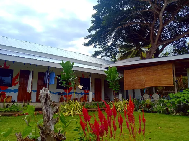 LightHaus Destination Place / Garden Resort