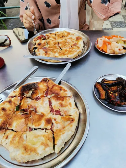 فطائر بيتزا عرفه