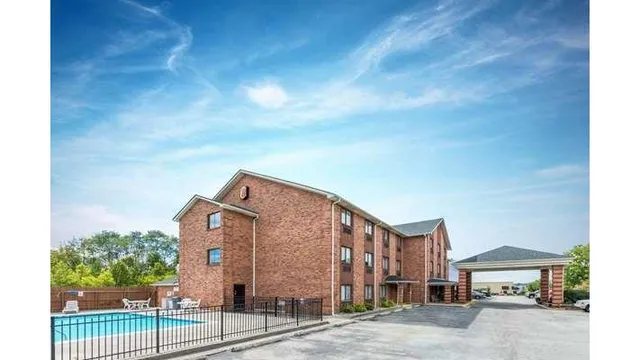 Super 8 by Wyndham Georgetown