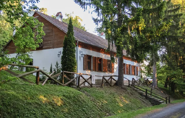 Keresztkúti Erdei Pihenőhely