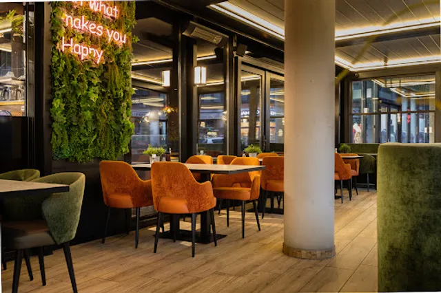 Lalezar Café & Restaurant