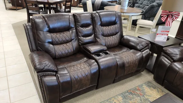 Tradewinds South Shopping Center