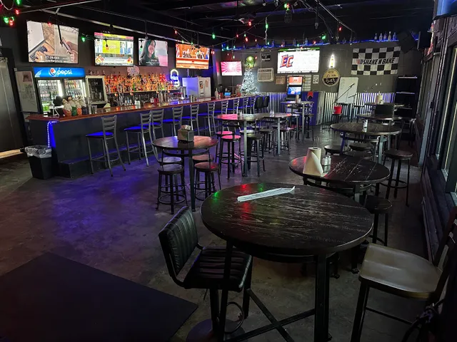 606 Bar & Grill / Caseys Lanes