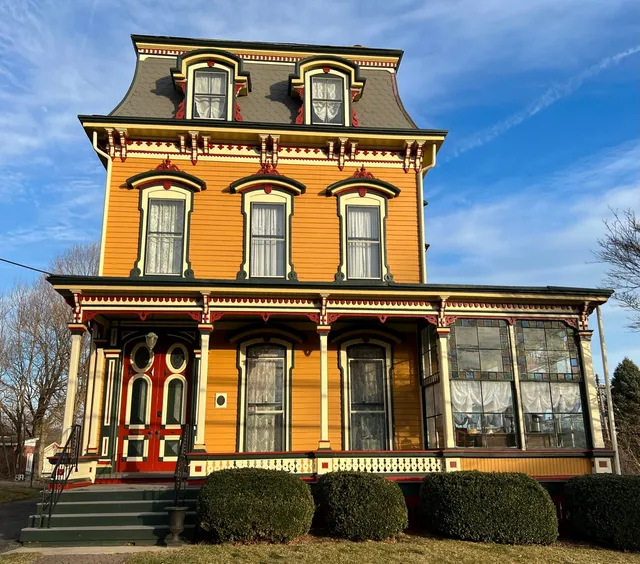 Everitt House Bed and Breakfast