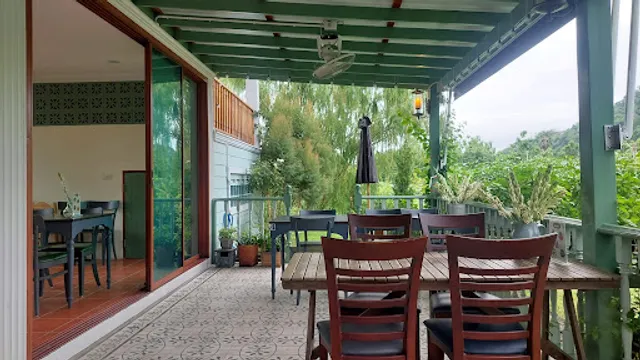 บ้านสีเขียวฟาร์มแอนด์ฟู้ด