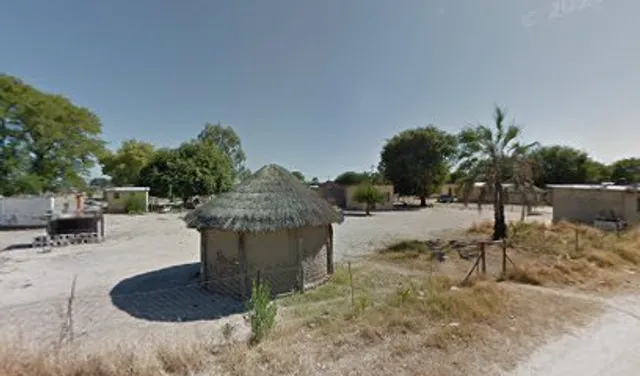 IL POMODORO MAUN/ POMS BEER GARDEN