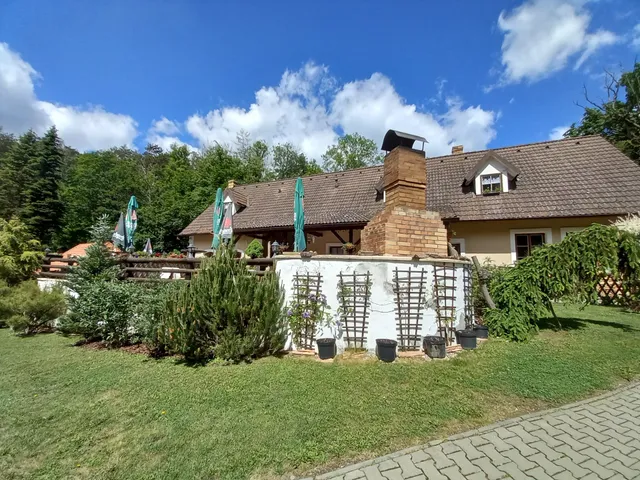 Penzion Hájovna U Dubu Karlštejn a Okénko U Dubu