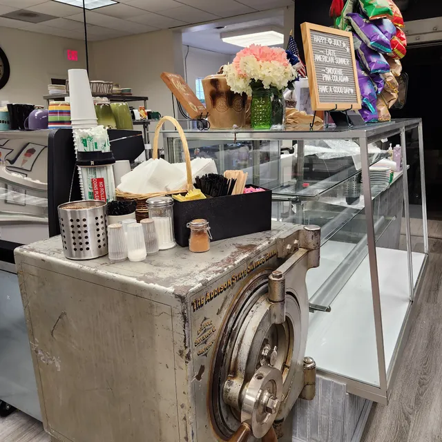 Sandbar Cafe, Coffee & Creamery