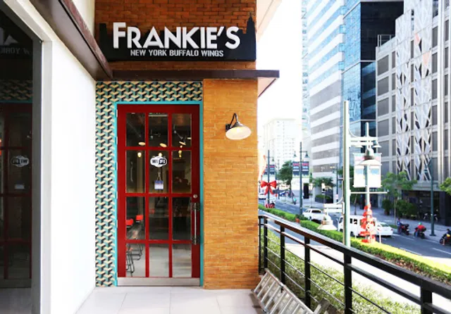 Frankie's New York Buffalo Wings Crossroads BGC