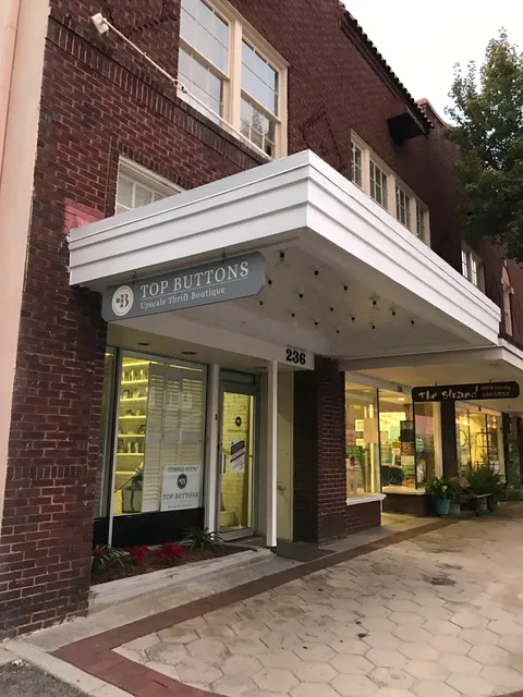 Top Buttons Boutique