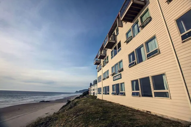 Seahorse Oceanfront Lodging