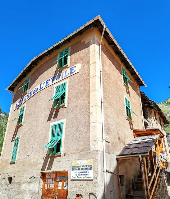 Petite étoile d'Hôtes en Mercantour vacation rental chambre et studio pas cher prés d' Auron mountain (pas d hotel)