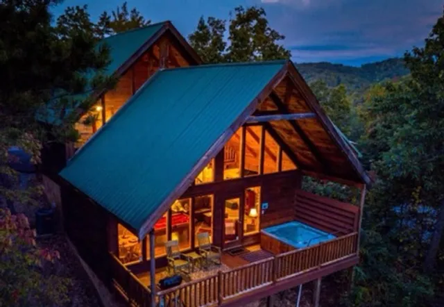 A Walk in the Clouds Cabin