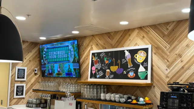 Crumbs Breakfast, Lunch & Bar