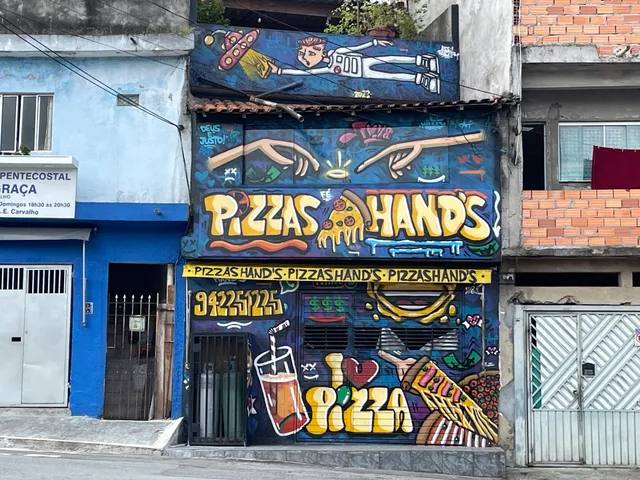 Pizzas Hands Delivery