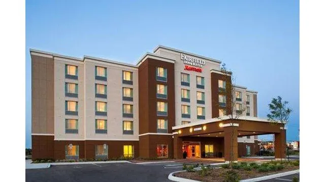 Fairfield by Marriott Inn & Suites Toronto Mississauga