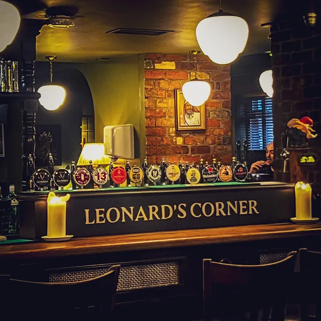 Leonard's Corner Bar