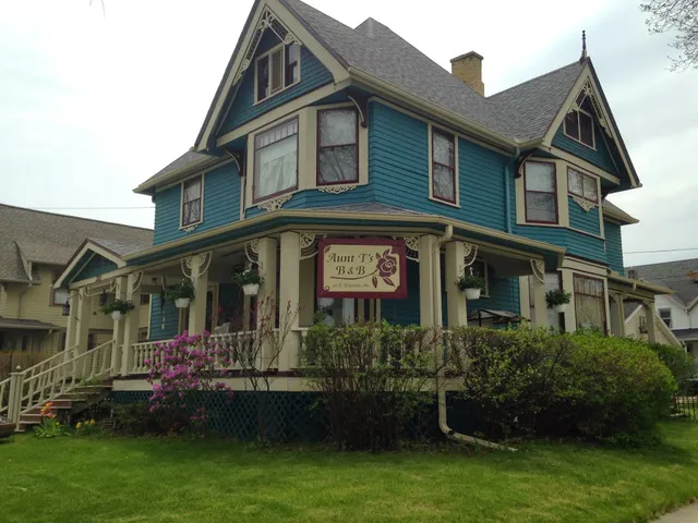 Aunt T's Bed & Breakfast
