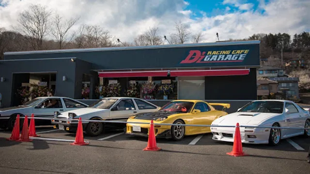 D'z Racing Cafe Garage
