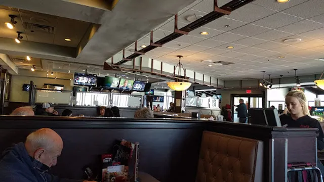 Chelo's Hometown Bar & Grille - East Providence