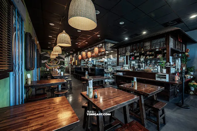 Migo Saigon Food Street