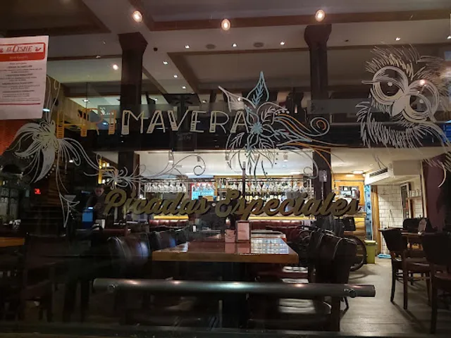 El Cisne, Bistro Cafe