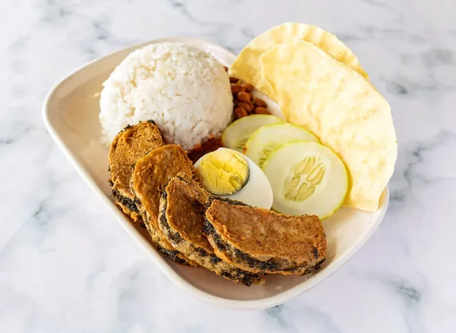 New Garden Cafe (素 Vegetarian)