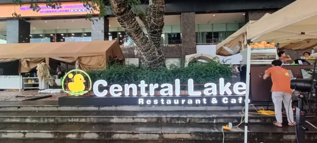 Central Lake Restaurant and cafe