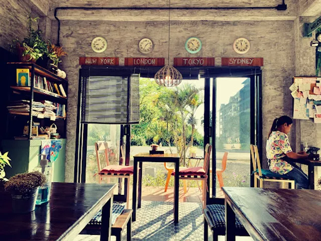 Frankies cafe แฟรงกี้ คาเฟ่