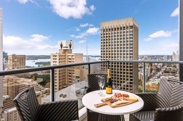 Meriton Suites Pitt Street, Sydney