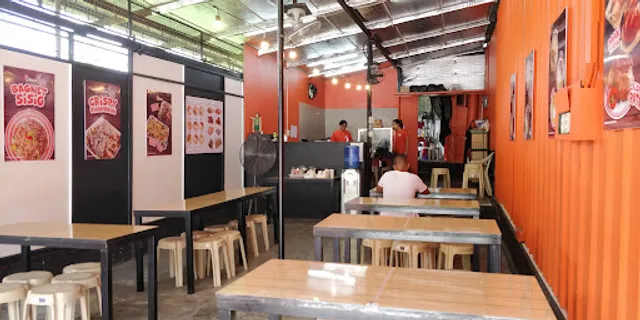 Lola Ibyang’s Bagnet Kawali North Caloocan