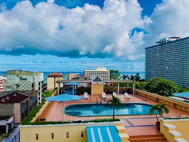 In Town Holiday Hotel