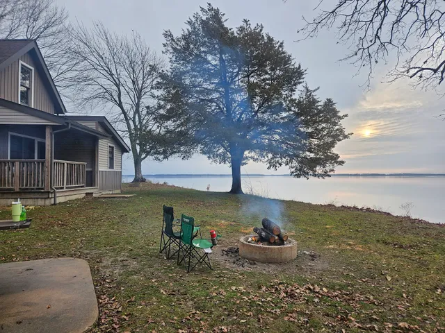 Hazlet Cottages on Carlyle Lake