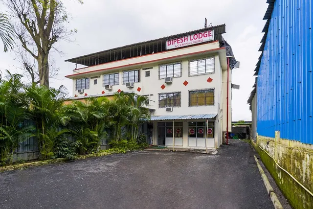 OYO 74977 Dipesh Lodge