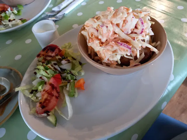 Blossoms Cafė Llangadog