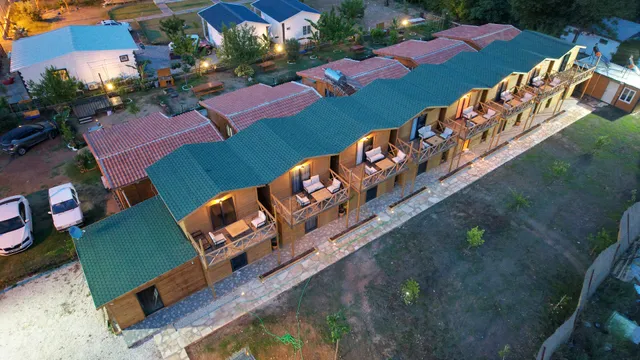 FNM Luxury Bungalow's & Restaurant